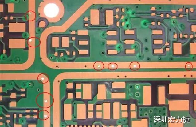 防止PCB過(guò)波峰焊時(shí)錫從導(dǎo)通孔貫穿元件面造成短路；特別是我們把過(guò)孔放在BGA焊盤(pán)上時(shí)，就必須先做塞孔，再鍍金處理，便于BGA的焊接。