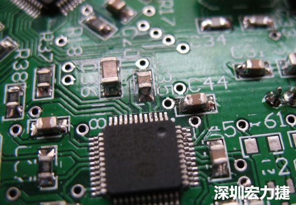 音訊電路訊號(hào)品質(zhì)，是影響操作體驗(yàn)的關(guān)鍵，電路布局要特別注意。